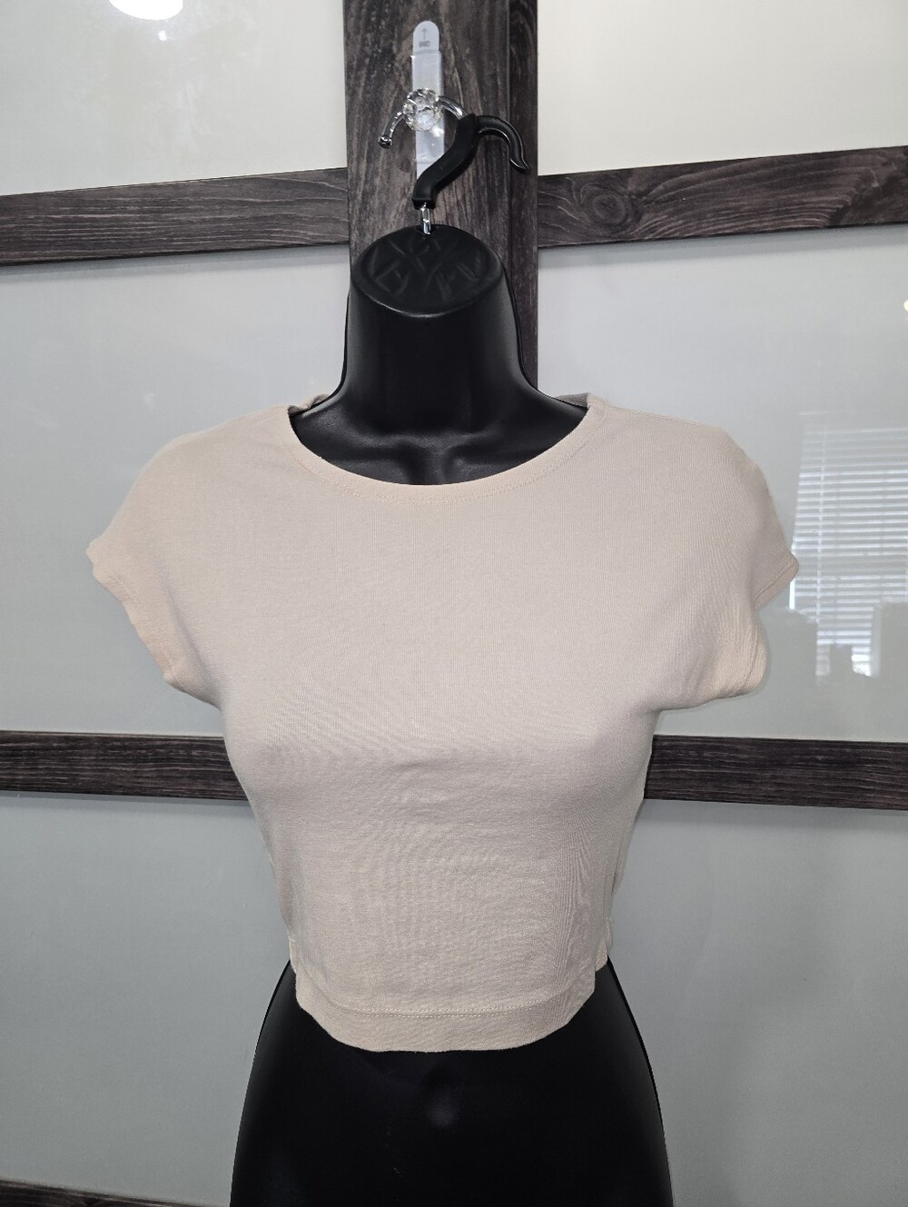 Zara Tan Cropped Short Sleeve Shirt‎ Sz Medium